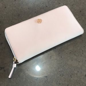 Tory Burch Robinson Passport Continental Wallet